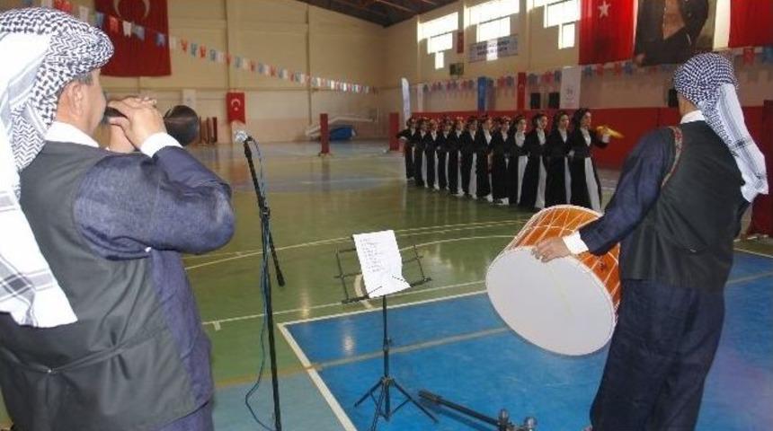 Hakkari&rsquo;de Halkoyunları Yarışması Ertelendi