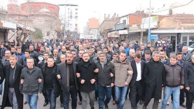 Manisa'da, Çakıroğlu Için Gıyabi Cenaze Namazı Ve Yürüyüş