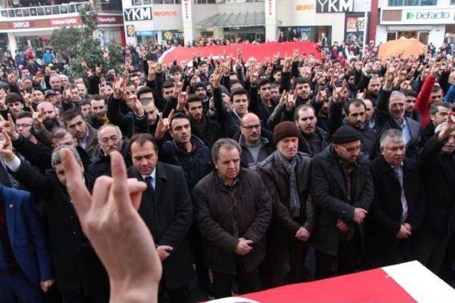 Bolu Ve Düzce'de Ülkücü Çakıroğlu Için Gıyabi Cenaze Namazı Kılındı