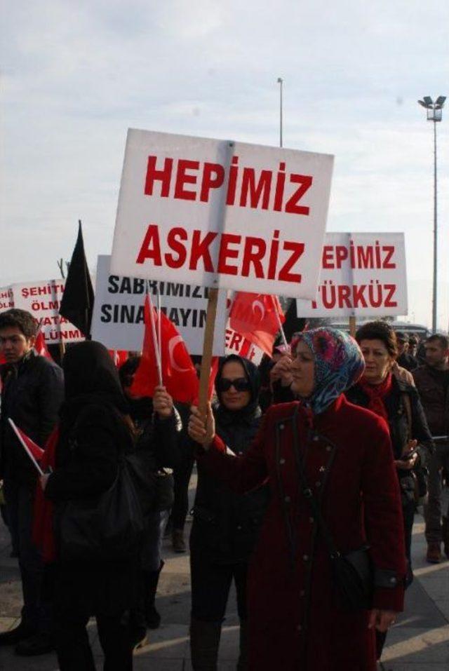 Bolu Ve Düzce'de Ülkücü Çakıroğlu Için Gıyabi Cenaze Namazı Kılındı