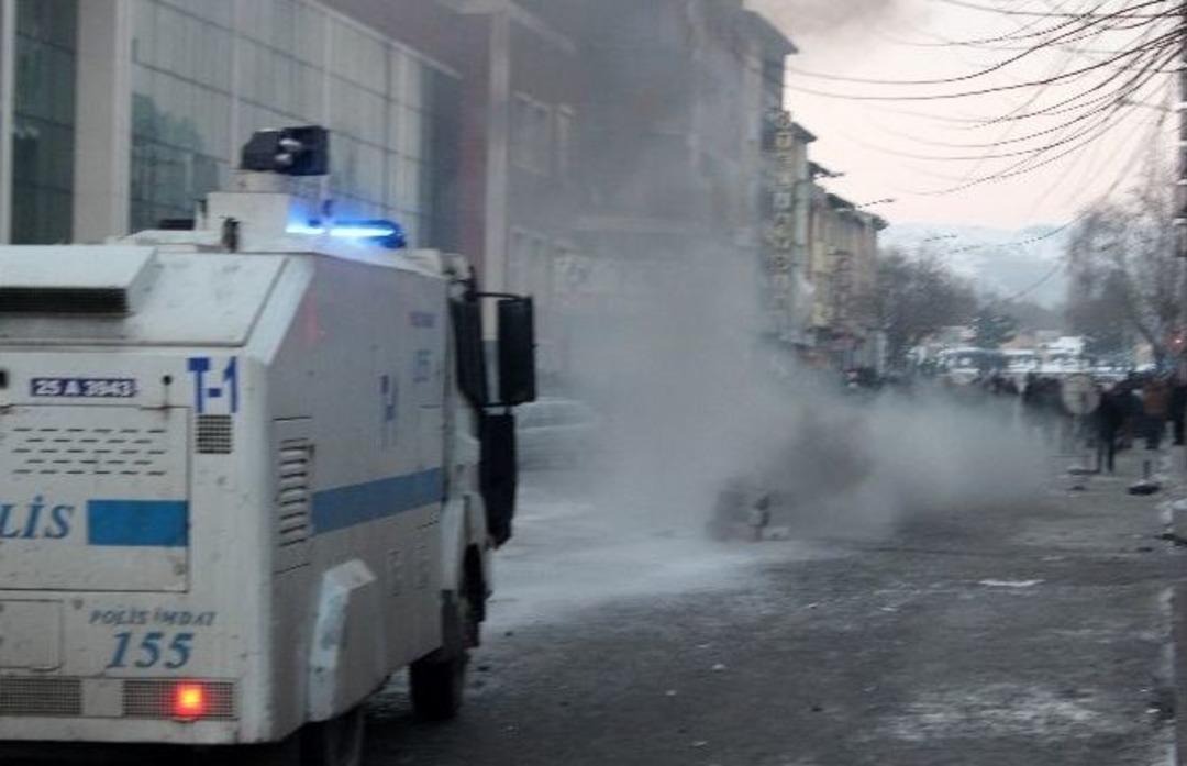 Erzurum&rsquo;da Ter&ouml;r &Ouml;rg&uuml;t&uuml; Yandaşları Olaylar &Ccedil;ıkardı: 6 Yaralı