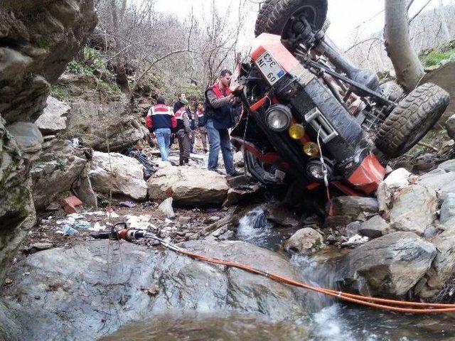 Tire’de Cip Uçuruma Yuvarlandı: 3 Ölü