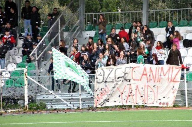 Amatör Futbol Maçında Özgecan Anıldı