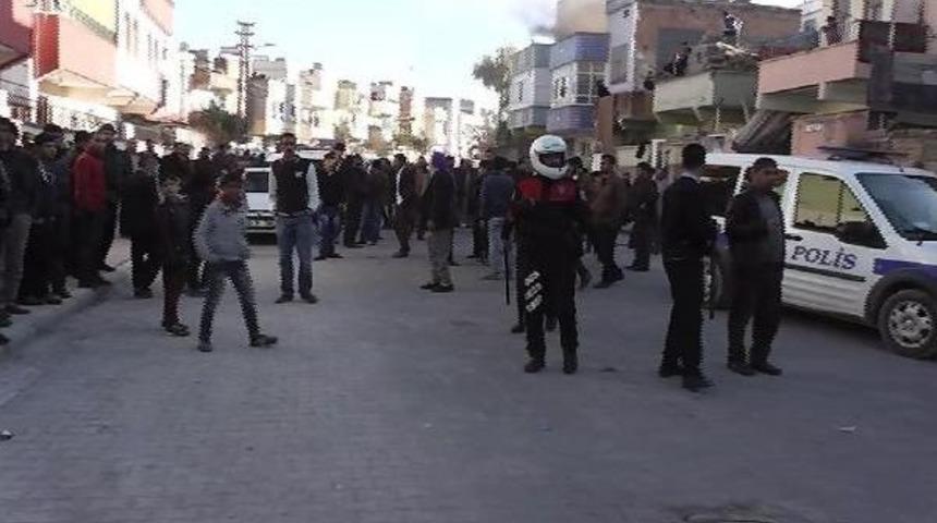 &Ccedil;ocukların Kavgasına Suriyeli Aile Ile Mahalle Sakinleri De Dahil Oldu: 2 Yaralı