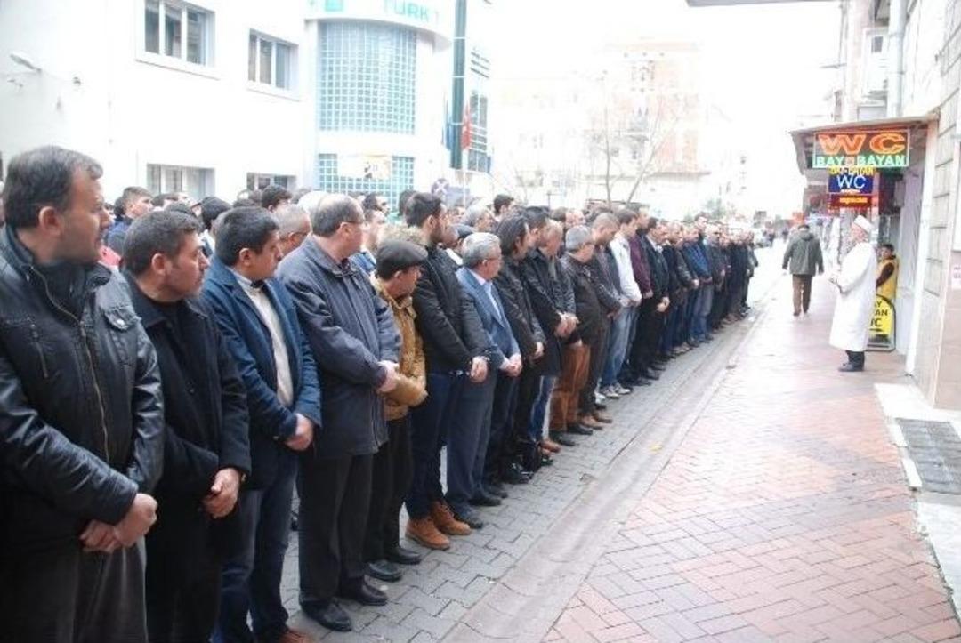 Fırat Yılmaz &Ccedil;akıroğlu İ&ccedil;in Edremit&rsquo;te Gıyabi Cenaze Namazı Kılındı