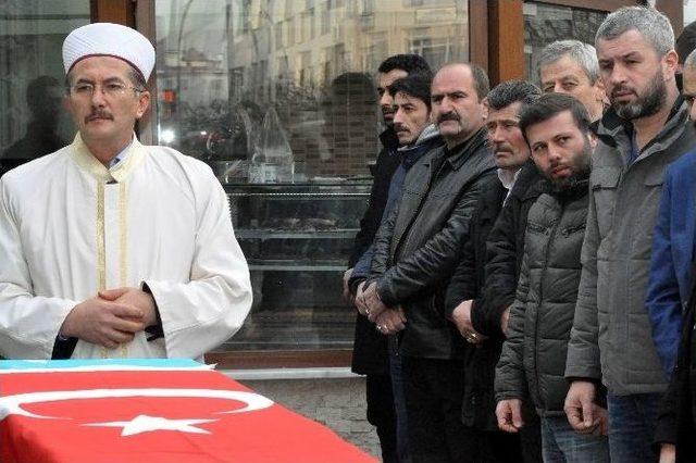 İzmir’de Öldürülen Ülkücü Genç İçin Gıyabi Cenaze Namazı Kılındı