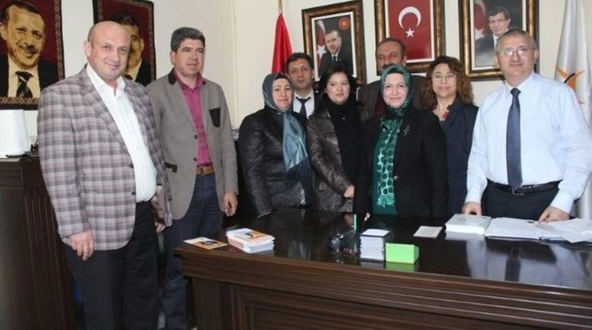 Ak Partili Kurtaran: "izmir&rsquo;e Hizmet İ&ccedil;in Yola &Ccedil;ıktım&rsquo;