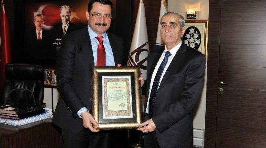 Kars Akyaka Belediyesi&rsquo;nden, Ke&ccedil;i&ouml;ren Belediye Başkanı Ak&rsquo;a Hemşehrilik Beraatı