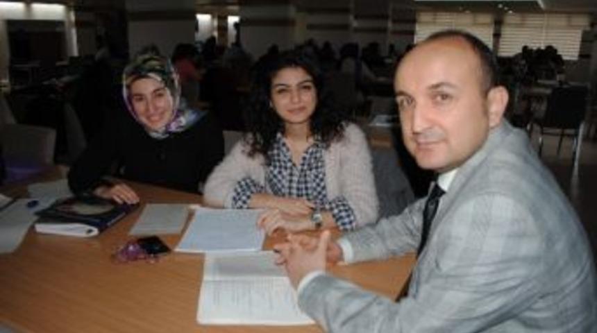 Rekt&ouml;r Orbay Gen&ccedil;lere Seslendi