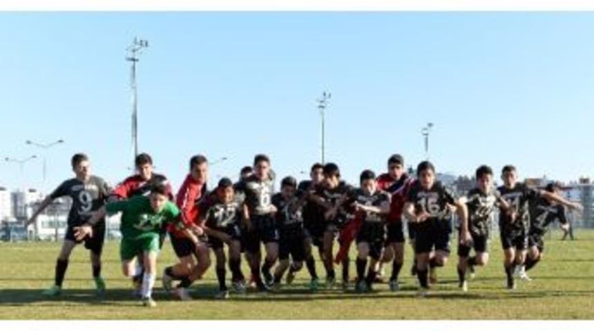 Gen&ccedil;lerde Muratpaşa Şampiyon