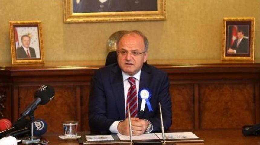 &Ouml;zgecan Cinayetini Aydınlatan Jandarmaya, Vali'den 'başarı Belgesi'