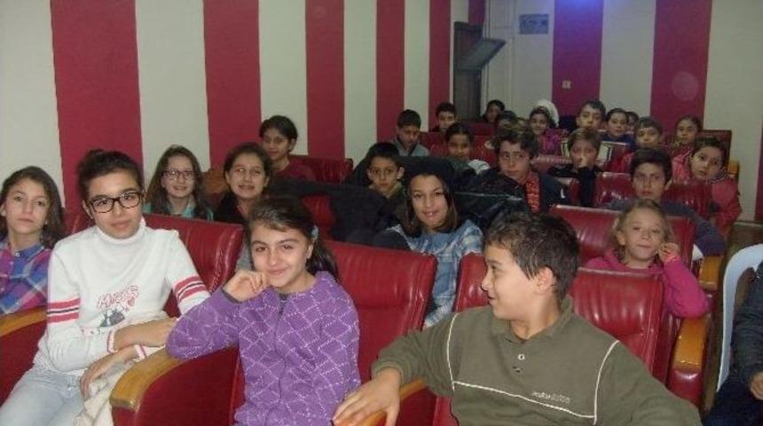 İzmit&rsquo;te Sinema, &Ccedil;ocukların Ayağına Gidiyor