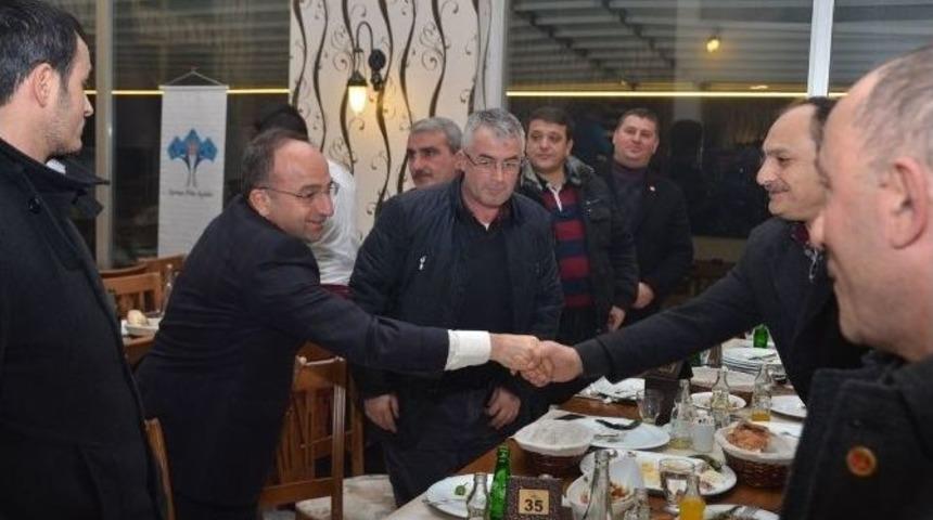Başkan &Uuml;z&uuml;lmez, Kartepe Fikir Kul&uuml;b&uuml;&rsquo;n&uuml;n Sıra Gecesi&rsquo;ne Katıldı