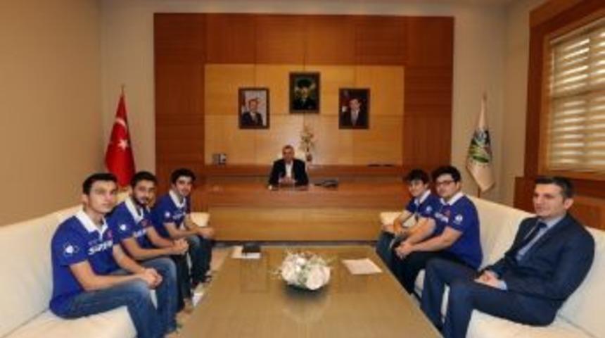 To&ccedil;oğlu&rsquo;ndan Gen&ccedil; Mucitlere Destek S&ouml;z&uuml;