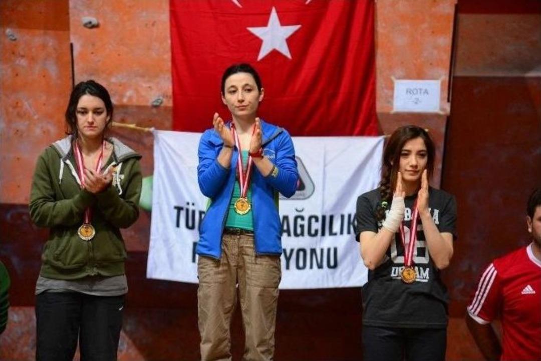 Zirveye Sa&uuml;&rsquo;de Tırmandılar