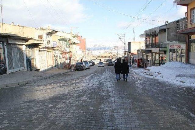 Başkale’de 4 Yılda 7 Bin İnsana Yakın Kişi Göç Etti