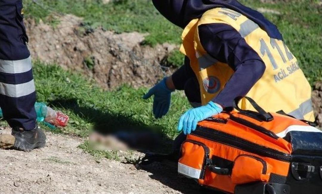 Dere Kenarında Bebek Cesedi Bulundu