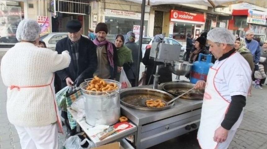 Burhaniye&rsquo;de Hayır Lokması İş Kapısı Oldu