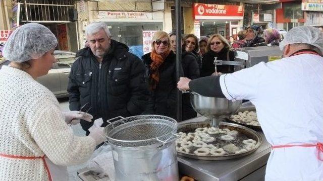 Burhaniye’de Hayır Lokması İş Kapısı Oldu