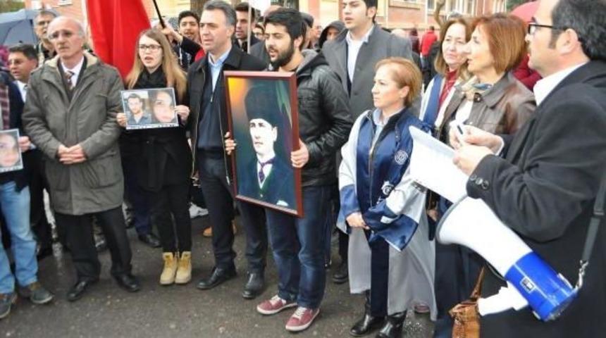 &Ccedil;akıroğlu'nun &Ouml;ld&uuml;r&uuml;lmesine Ege &Uuml;niversitesi'nde Tepki