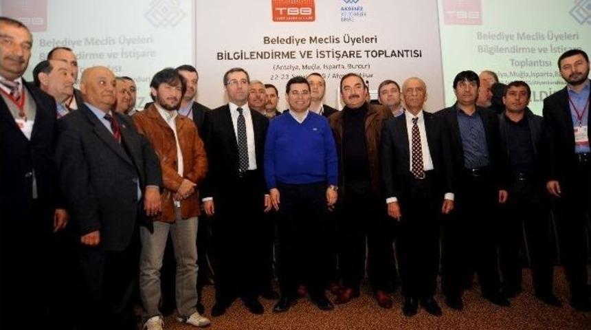 Belediyelerinin Meclis &Uuml;yeleri İlk Kez Bir Araya Geldi