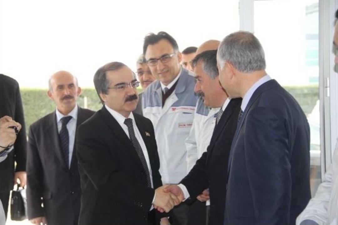 Sakarya Valisi H&uuml;seyin Avni Coş Toyota Boshoku&rsquo;da İş&ccedil;ilerle Yemek Yedi