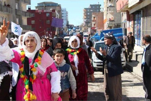 Şırnak'ta Dbp'li Kadınlar, Kadına Şiddeti Yürüyüşle Protesto Etti