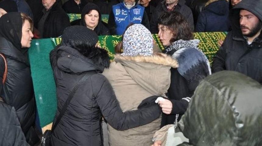 Babası Tarafından &Ouml;ld&uuml;r&uuml;len Gen&ccedil; Son Yolculuğuna Uğurlandı