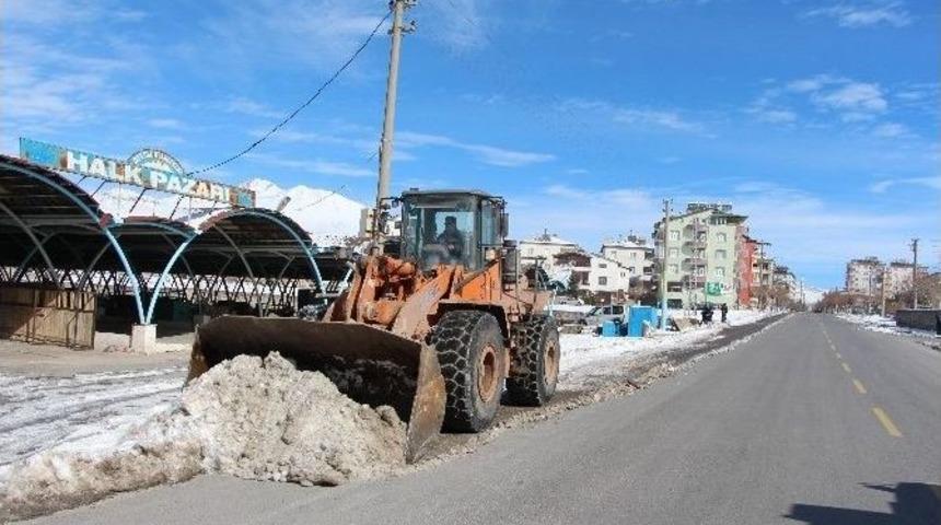 Develi&rsquo;de Kar Temizleme &Ccedil;alışmaları Devam Ediyor