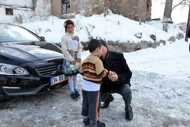 Ali Korkut, Kapı Kapı Dolaşıyor