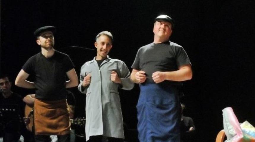 &ldquo;azizname&rdquo; &Ccedil;aycuma&rsquo;da Sergilendi