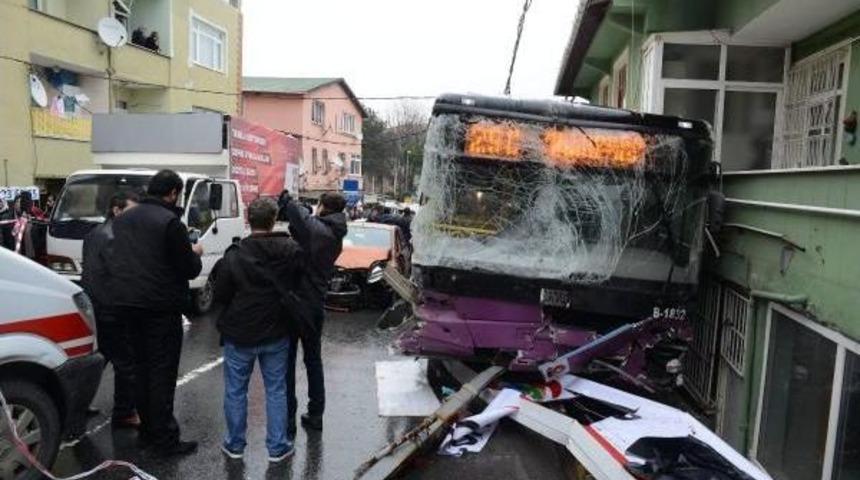 Sarıyer&rsquo;De Otob&uuml;s Dehşeti: 2 &Ouml;l&uuml;, 8 Yaralı