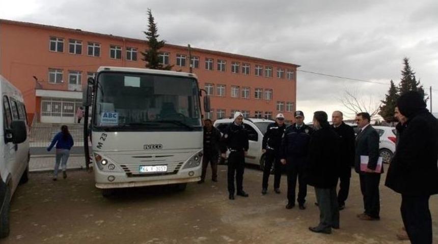 Eşme Kaymakamı Halim&rsquo;den Okul Servislerine Ani Denetim