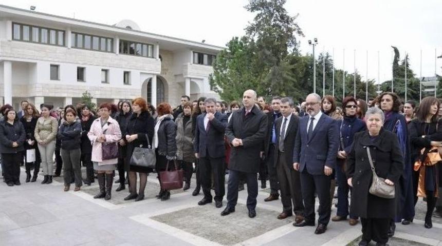 Mersin &Uuml;niversitesi &Ouml;zgecan&rsquo;ı Unutmadı