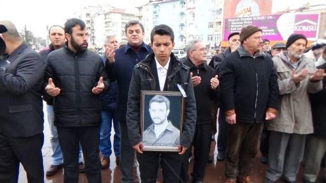 &Ccedil;akıroğlu İ&ccedil;in Gıyabi Cenaze Namazı Ve Y&uuml;r&uuml;y&uuml;ş