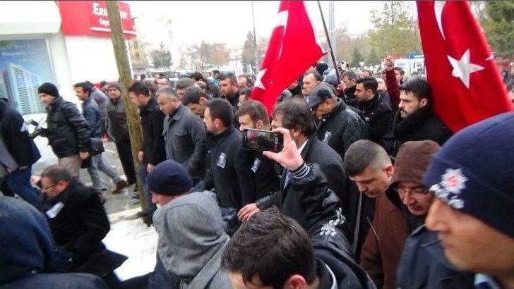 Çakıroğlu İçin Gıyabi Cenaze Namazı Ve Yürüyüş G4