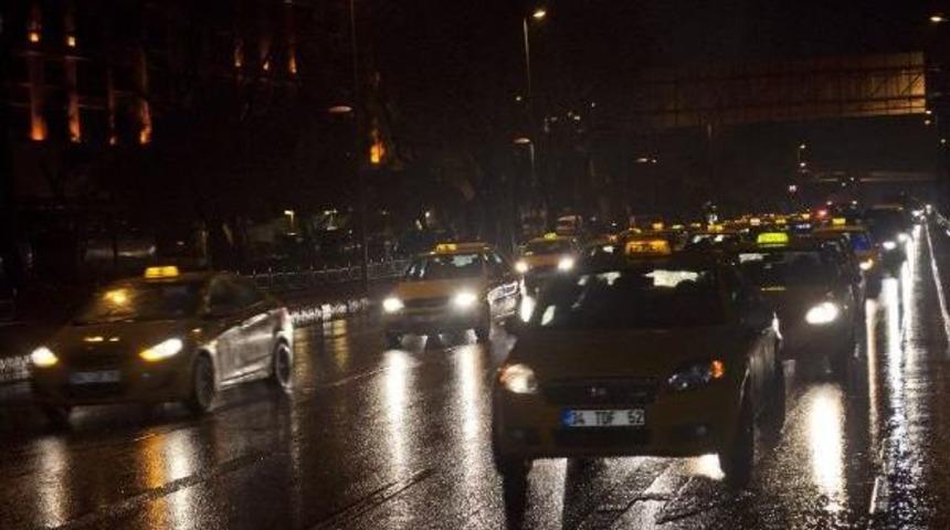Taksicilerden &Ouml;zgecan Eylemi...