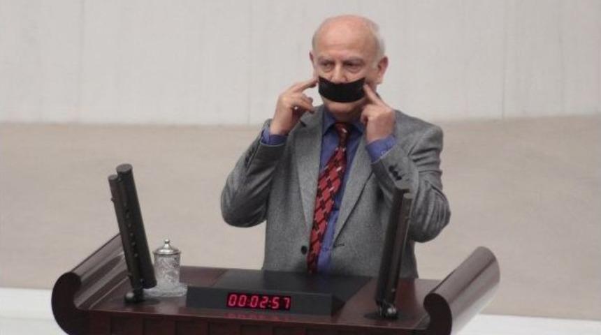 Hdp’li Vekillerden Kürsüde Siyah Bantlı Eylem