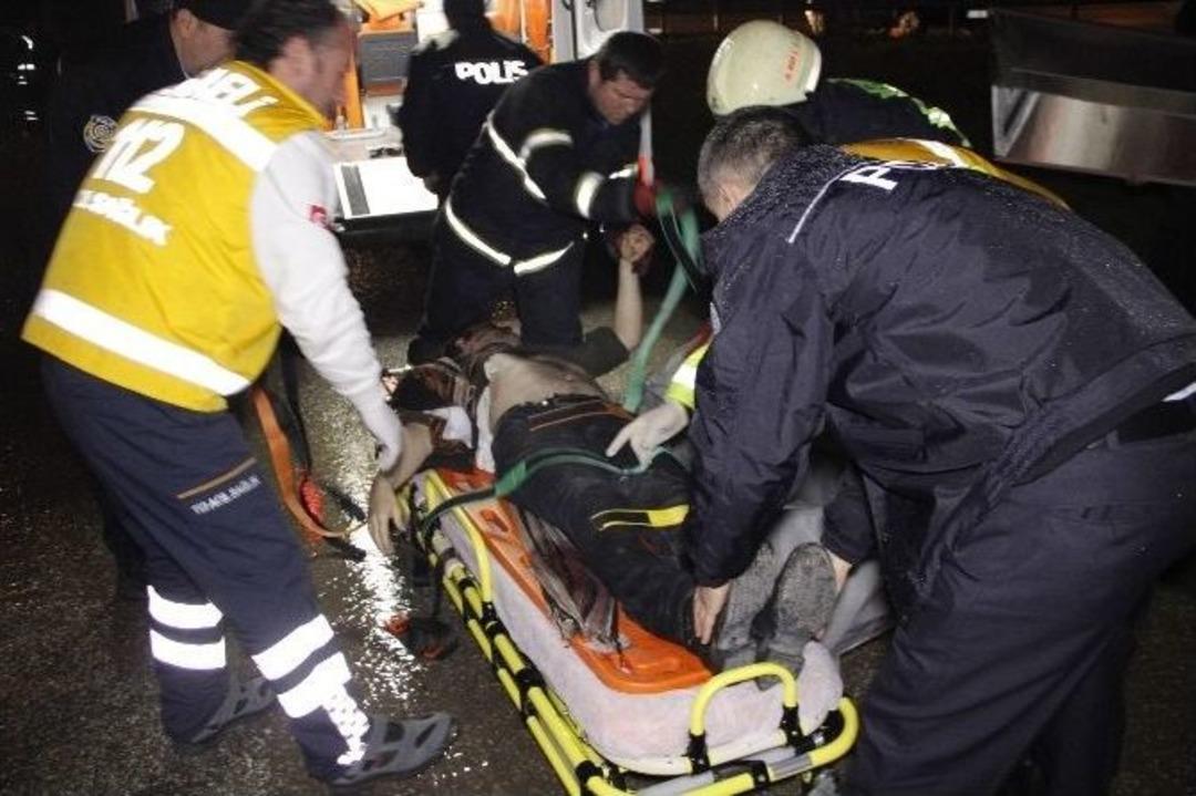 Kocaeli&rsquo;de Feci Trafik Kazası: 2 &Ouml;l&uuml; 2 Yaralı