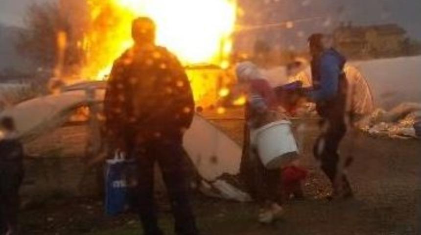 Fethiye&rsquo;de Barakada &Ccedil;ıkan Yangın Korkuttu