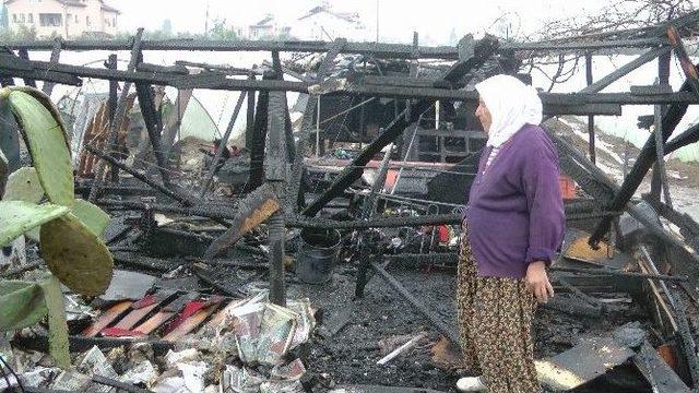 Fethiye’de Barakada Çıkan Yangın Korkuttu