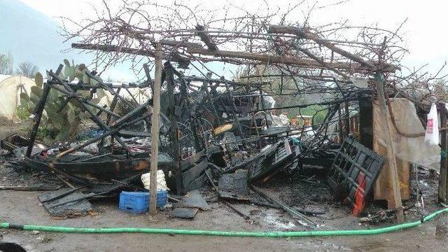 Fethiye’de Barakada Çıkan Yangın Korkuttu