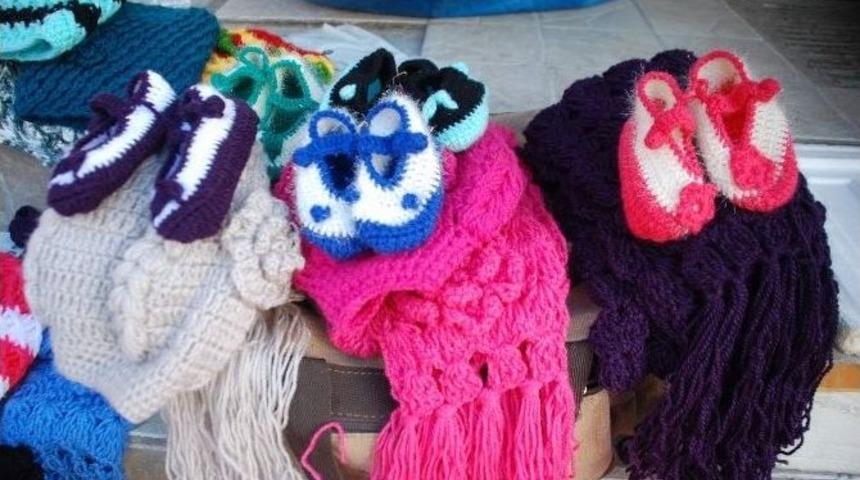 (&ouml;zel Haber) 63 Yaşındaki Nine, &Ouml;rg&uuml; İşleri Satarak Torunlarını Okutuyor