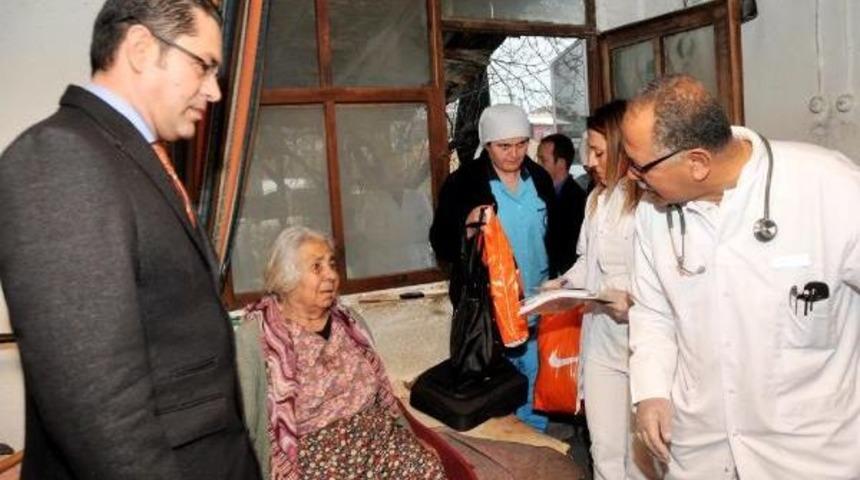 &Ccedil;ocuklarının Terk Ettiği Hatice Akdaş'a Belediye Yardım Etti