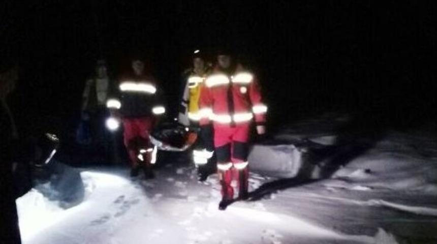 4 Kilometrelik Karlı Yolu Y&uuml;r&uuml;d&uuml;ler