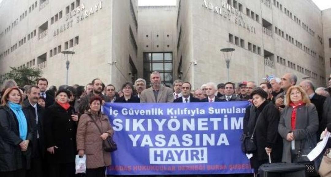 Bursa&rsquo;Da Avukatlardan I&ccedil; G&uuml;venlik Paketi Protestosu