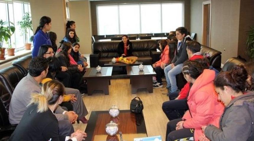 Kadın Sporculardan Eş Başkan &Ccedil;oban&rsquo;a Ziyaret