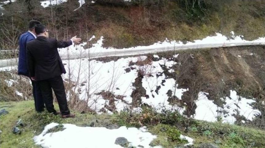 &Ccedil;an Kaymakamı Kakillioğlu Hasar G&ouml;ren Yolları İnceledi