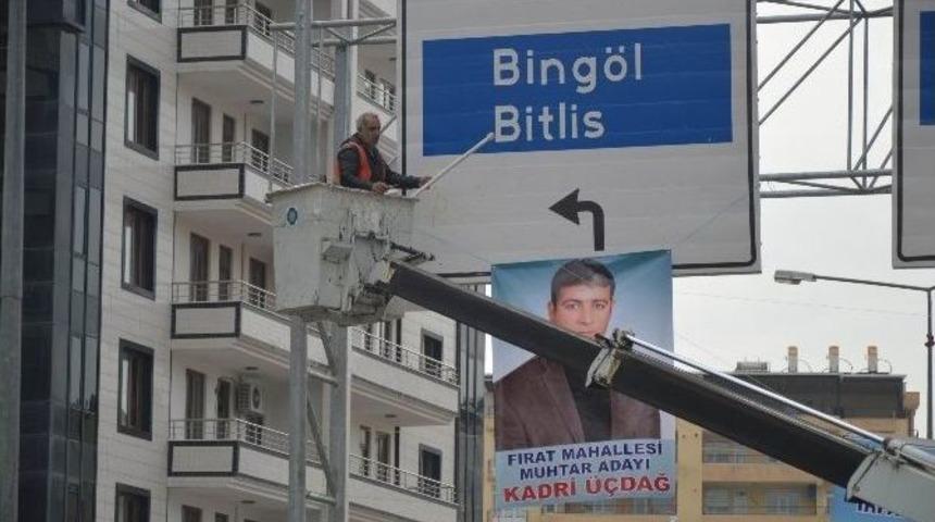 Diyarbakır&rsquo;da Pankart Ve Afişler Toplandı