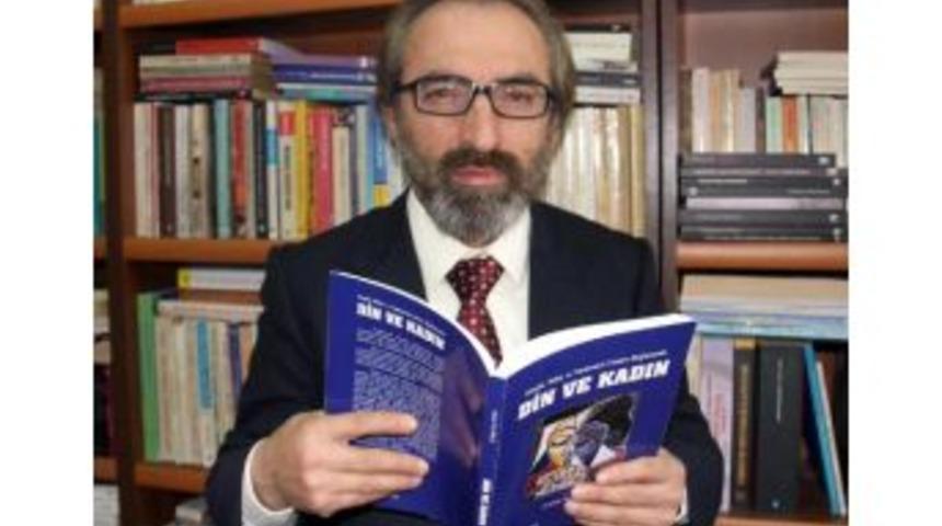 Prof. Dr. Asım Yapıcı: Kadın Denilince Kızların Aklına 'anne', Erkeklerin Ise 'g&uuml;zellik' Geliyor